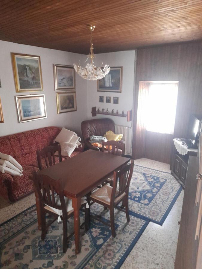 Bed and Breakfast Nonna Anita à Castelveccana Extérieur photo